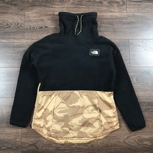 The North Face Riit Fleece Women’s Black/Tan Camo Cowl Neck Pullover Sweater (M)